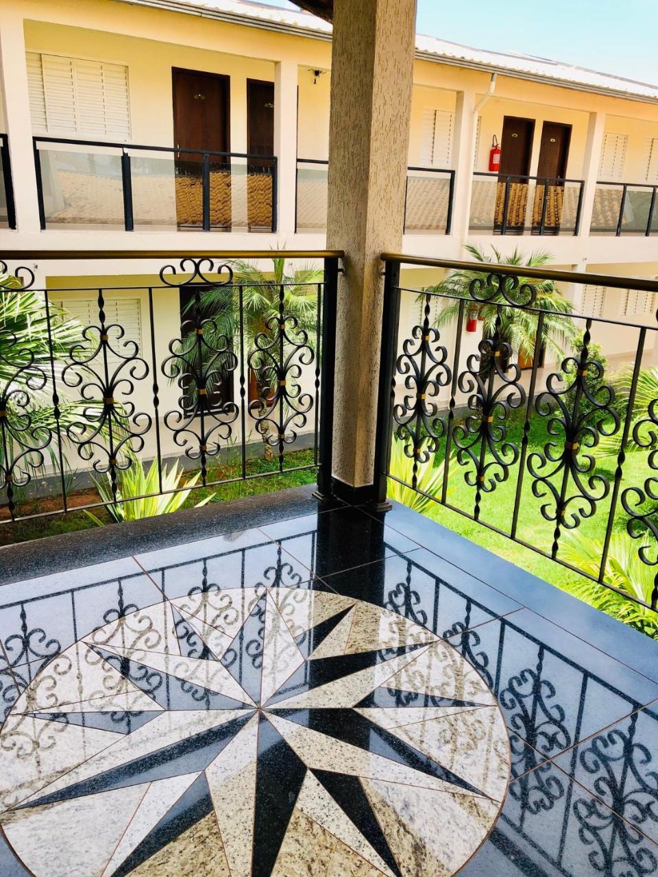 Porto Verde Hotel Lins Buitenkant foto